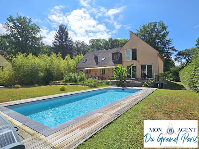 Maison avec piscine et terrasse