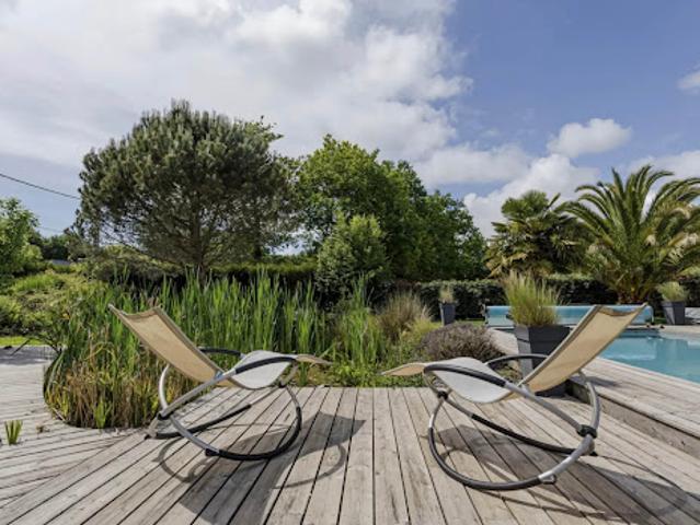 Maison avec piscine et terrasse