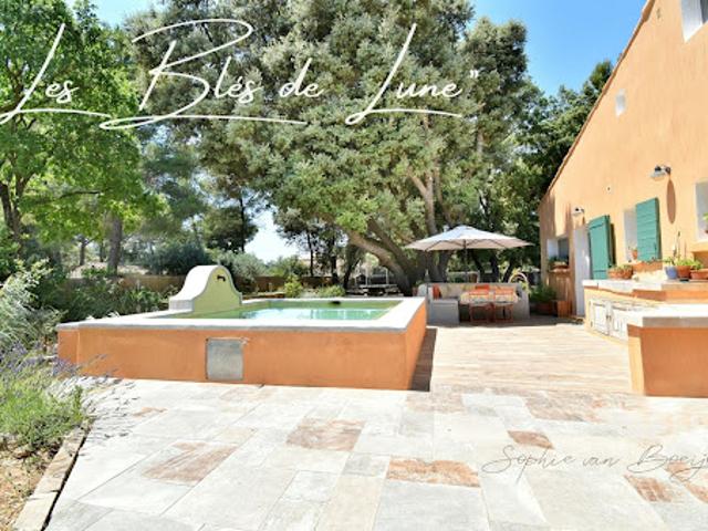 Maison avec piscine et terrasse