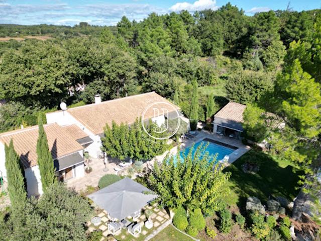Maison avec piscine et terrasse