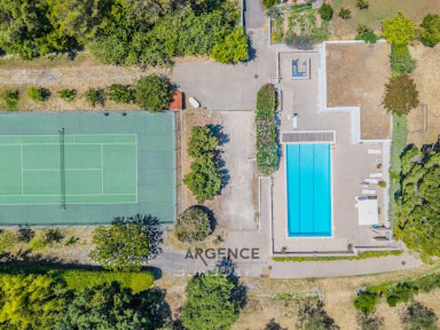 Maison avec piscine et terrasse