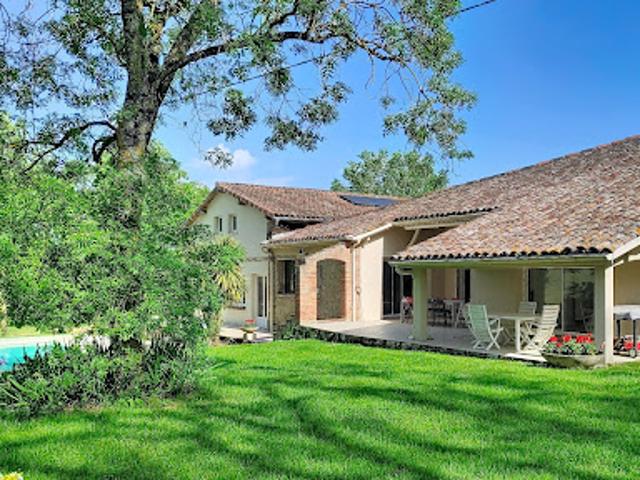 Maison avec piscine et terrasse