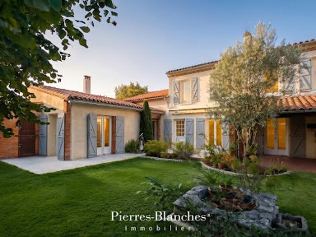 Maison avec piscine et terrasse
