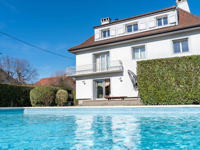 Maison avec piscine et terrasse