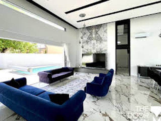 Maison avec Piscine et Terrasse