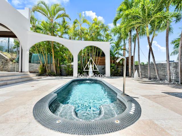 Maison avec piscine et terrasse