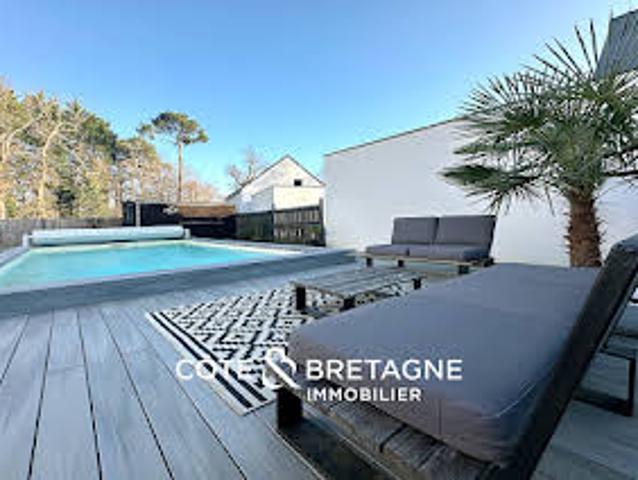 Maison avec piscine et jardin