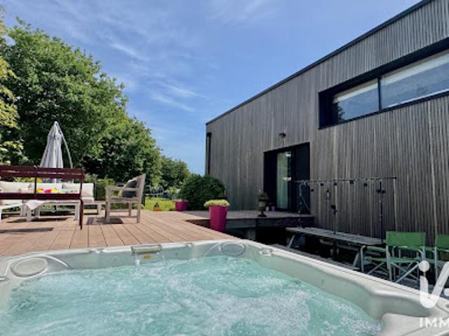 Maison avec piscine et terrasse