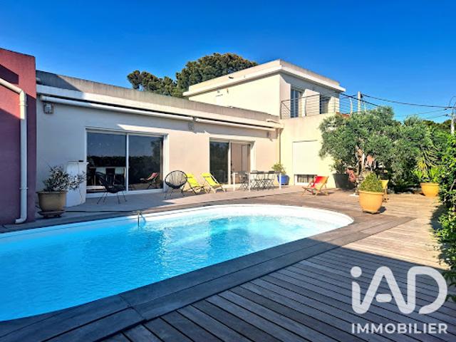 Maison avec piscine et terrasse
