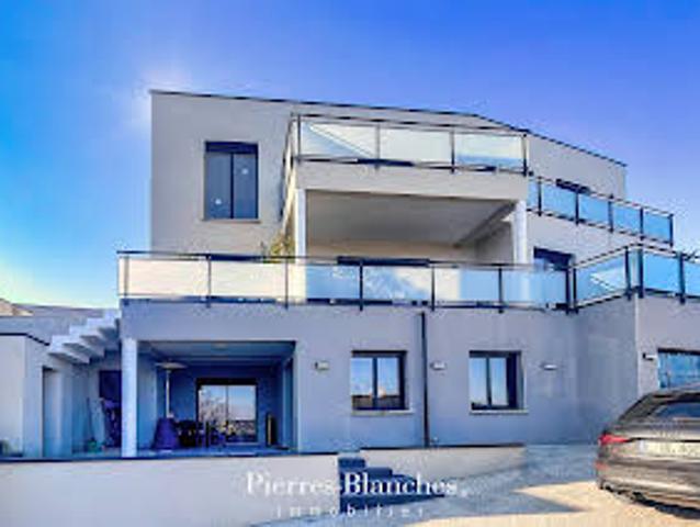 Maison avec Piscine et Terrasse