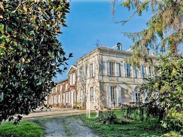 Maison avec piscine et terrasse