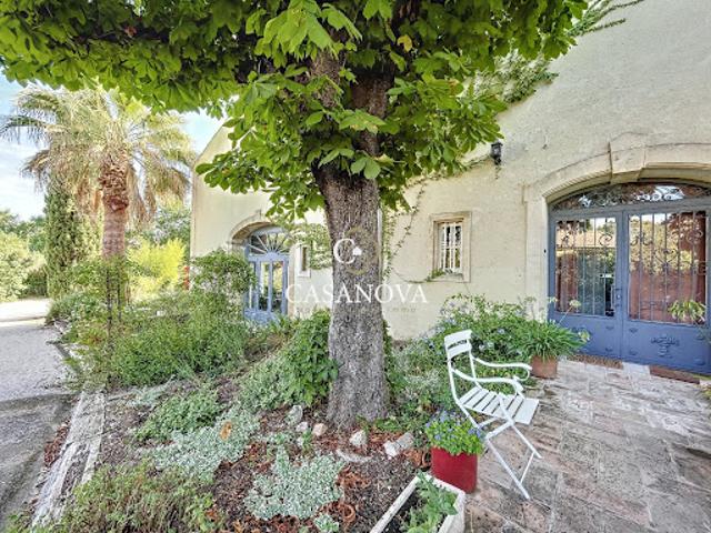 Maison avec piscine et terrasse