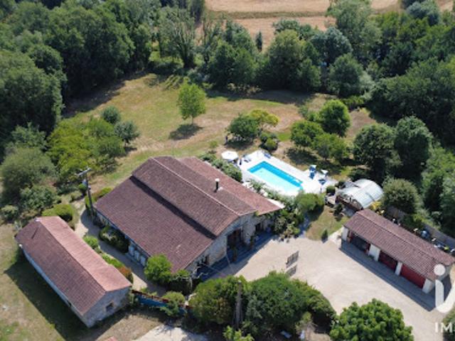 Maison avec piscine et terrasse