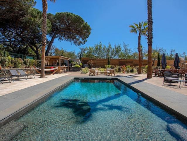 Maison avec piscine et terrasse