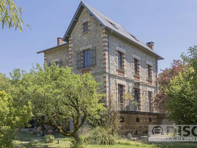 Maison avec piscine et terrasse