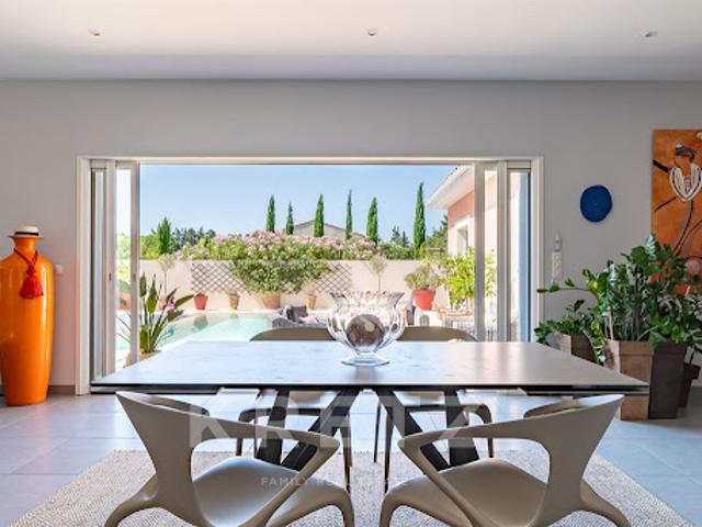 Maison avec piscine et terrasse