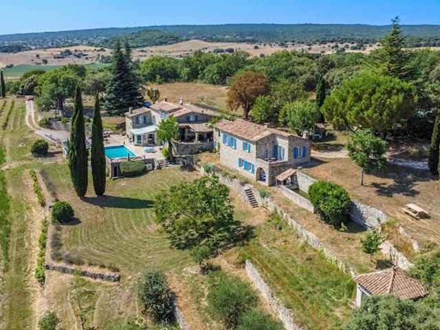 Maison avec piscine et terrasse