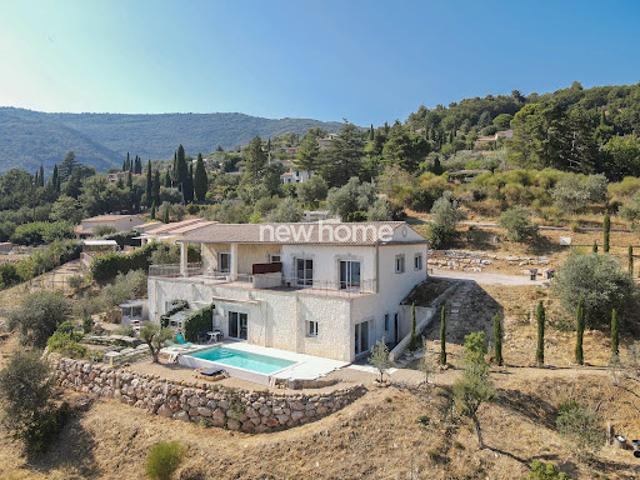 Maison avec piscine et terrasse