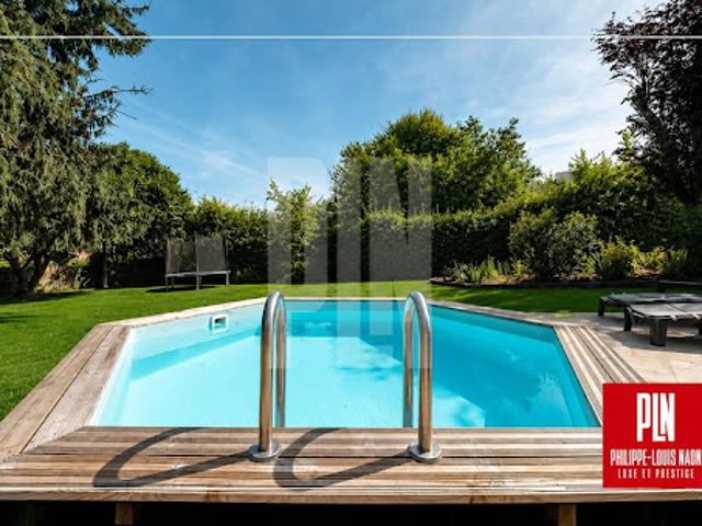 Maison avec piscine et terrasse