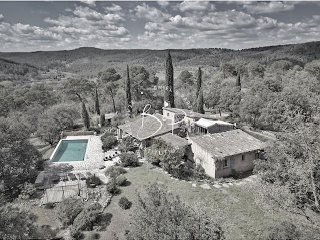 Maison avec piscine et terrasse