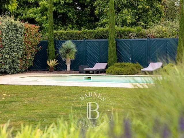 Maison avec piscine et terrasse