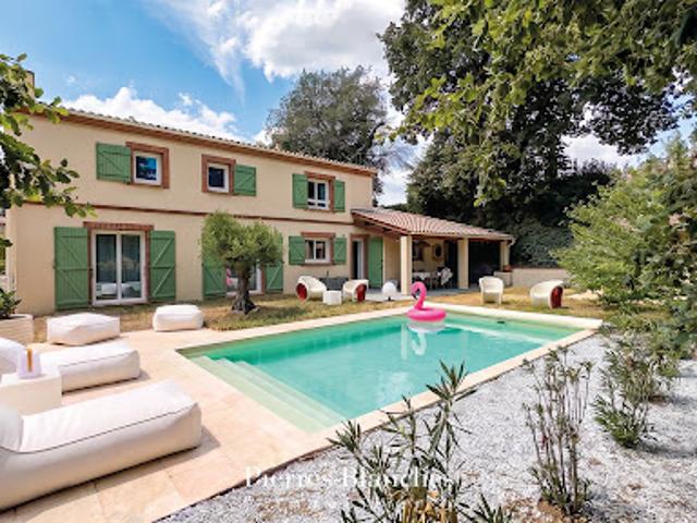 Maison avec piscine et terrasse