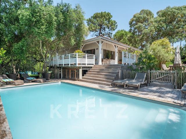 Maison avec piscine et terrasse