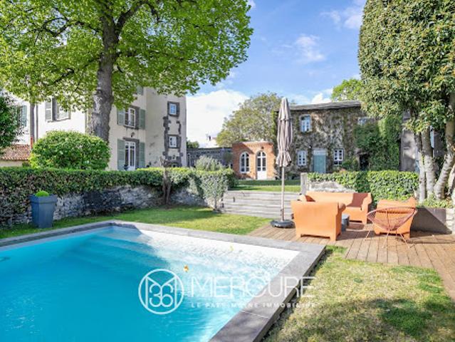 Maison avec piscine et terrasse