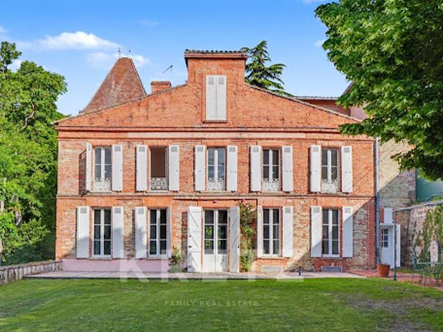 Maison avec piscine et terrasse