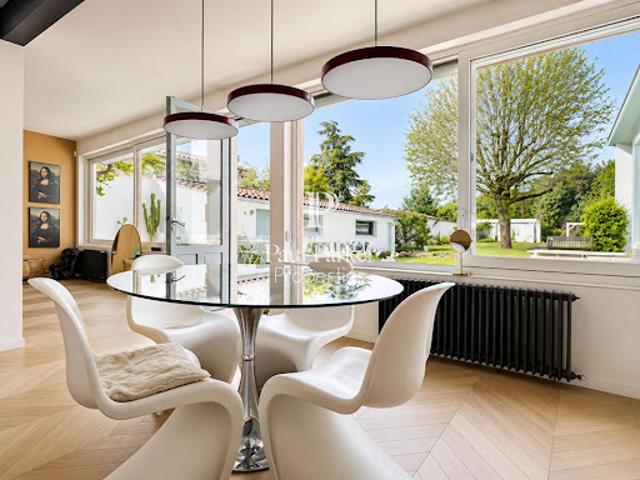 Maison avec piscine et terrasse