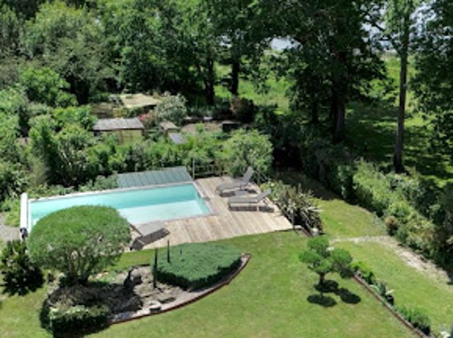 Maison avec piscine et terrasse