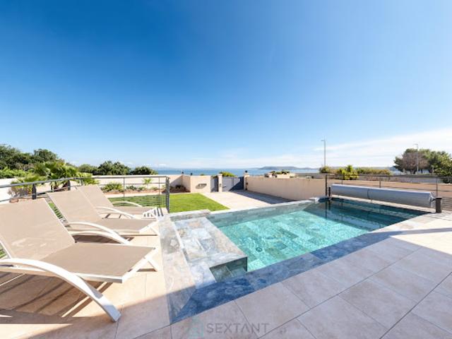 Maison avec piscine et terrasse