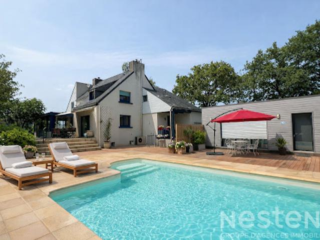 Maison avec piscine et terrasse