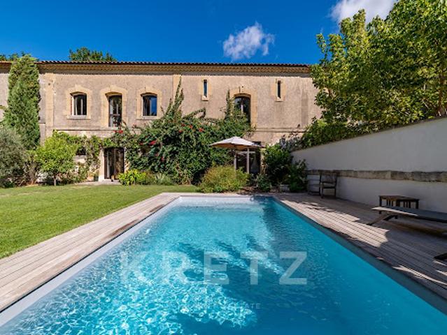 Maison avec piscine et terrasse