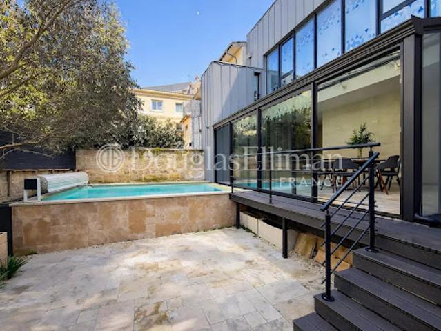 Maison avec piscine et terrasse
