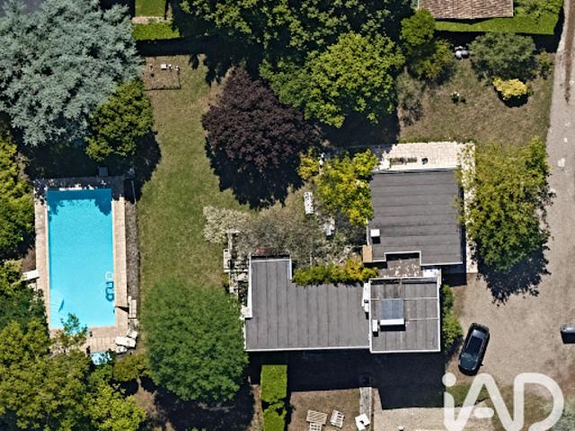 Maison avec piscine et terrasse