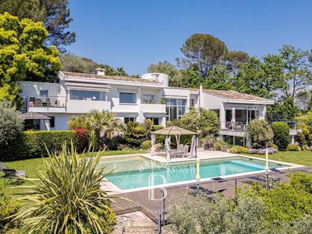 Maison avec piscine et terrasse
