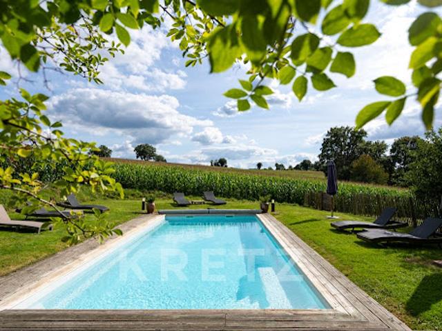 Maison avec piscine et terrasse