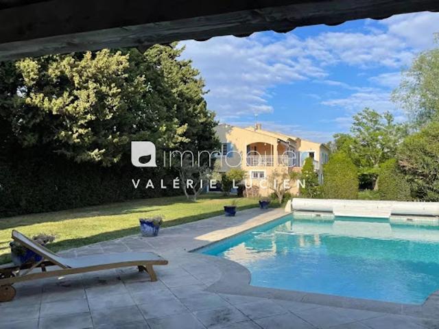 Maison avec piscine et terrasse