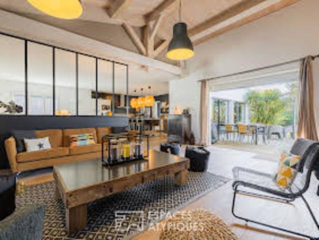 Maison avec piscine et terrasse