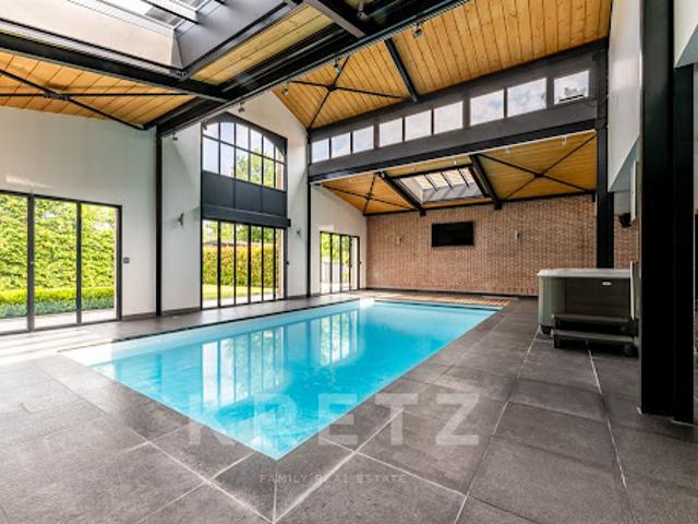 Maison avec piscine et terrasse