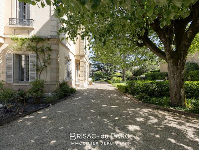 Maison avec piscine et terrasse