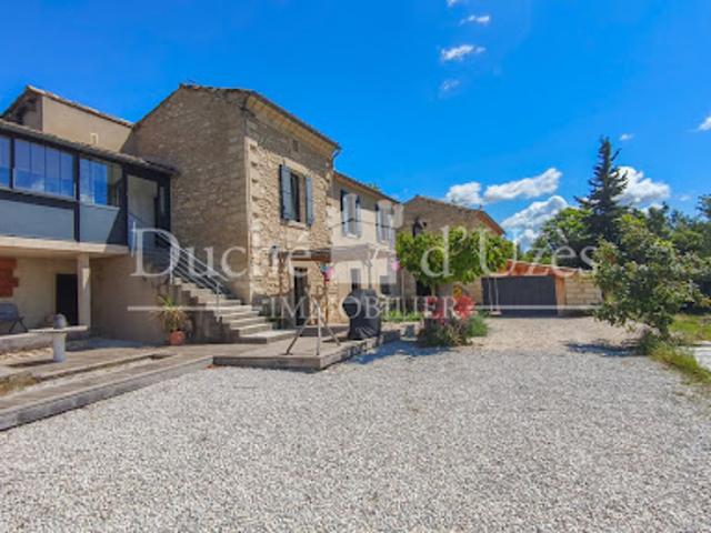 Maison avec piscine et terrasse