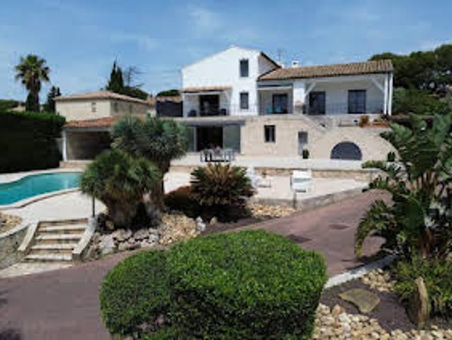 Maison avec Piscine et Terrasse
