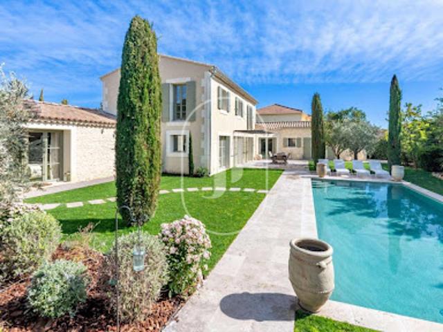 Maison avec piscine et terrasse
