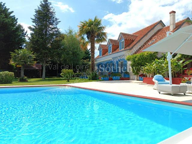 Maison avec piscine et terrasse