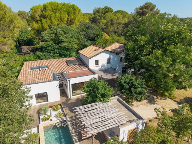 Maison avec piscine et terrasse
