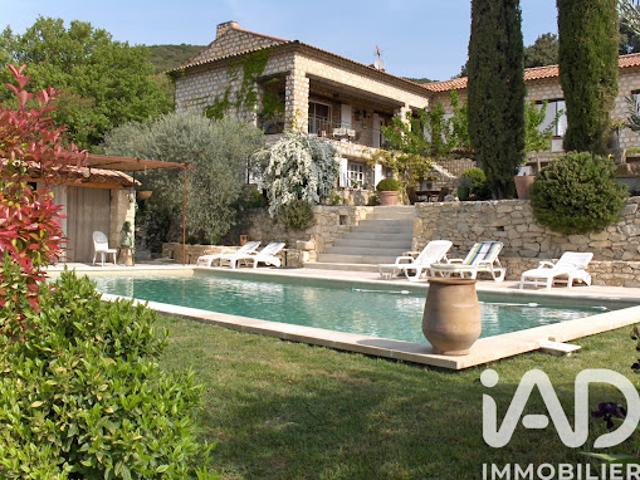 Maison avec piscine et terrasse