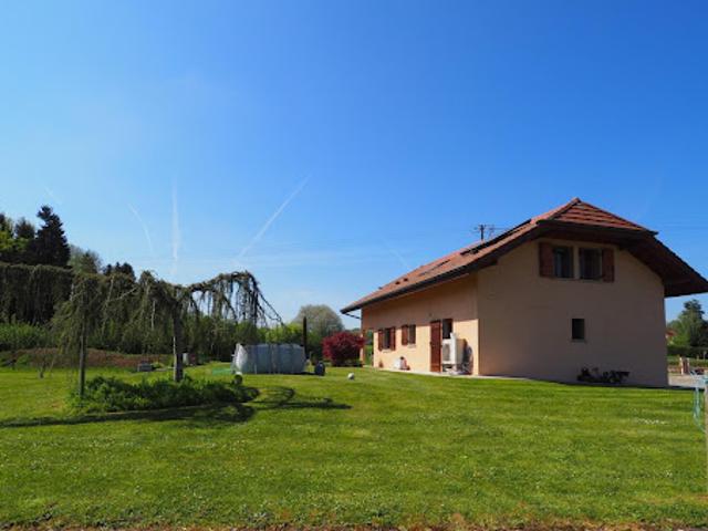 Maison avec piscine et terrasse