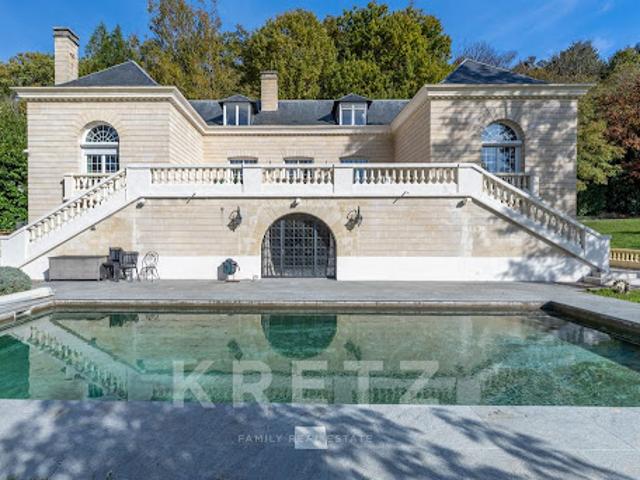 Maison avec piscine et terrasse
